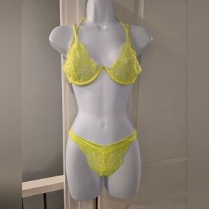 La Senza Sexy Fluorescent Yellow Lace Bra 34B And Panties Set.